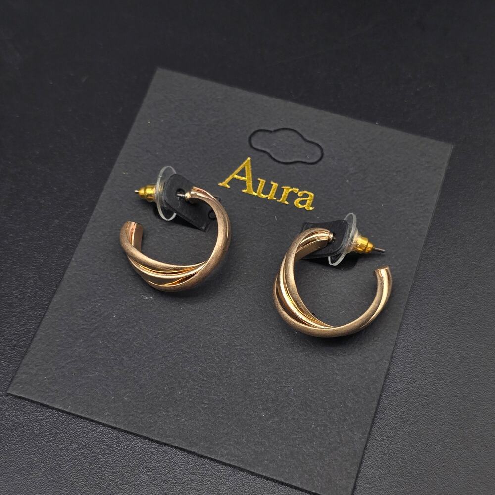 Gold Tone Twisted Hoop Earrings Aura NWT On Card